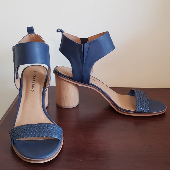Lucky Brand sandals - Picture 2 of 4